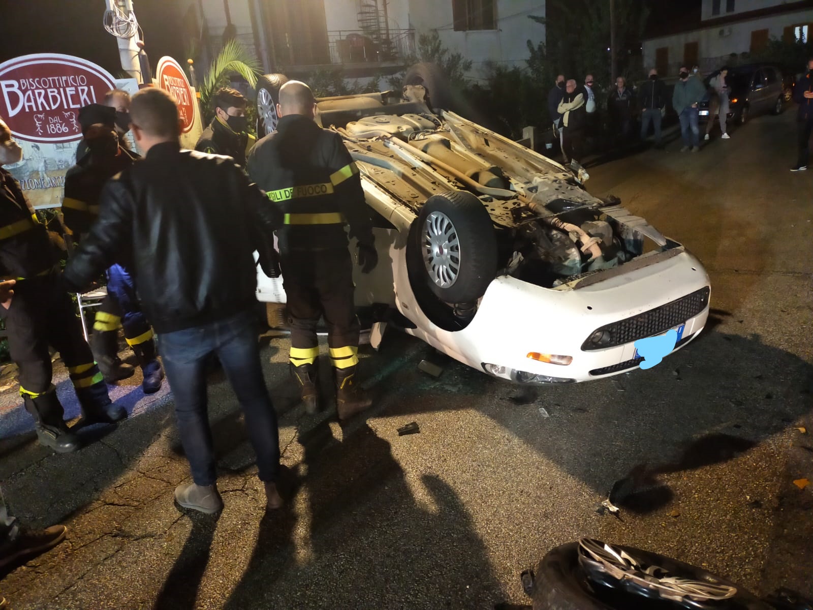 San Lorenzello: si ribaltano con auto, ferite due sorelle