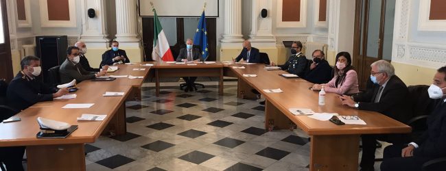 Manifestazioni no vax e no green pass, i comuni si blindano: ecco le piazze proibite dopo la direttiva Lamorgese