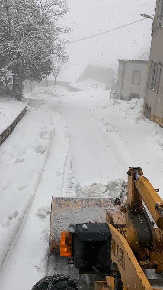 Neve tra Sannio e Irpinia, in diversi comuni scuole chiuse