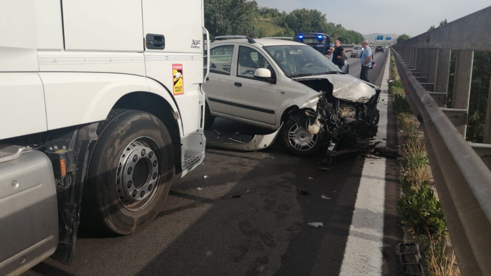 Tir contro auto, incidente senza conseguenze sulla tangenziale