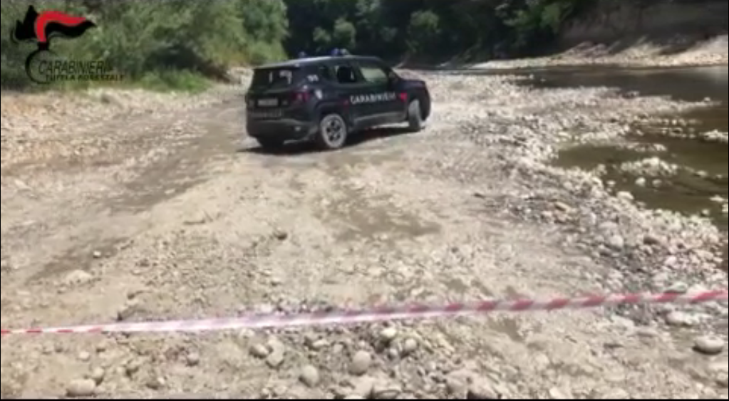 San Leucio del Sannio| Sorpresi con escavatrice e camion nel fiume Sabato,due arresti