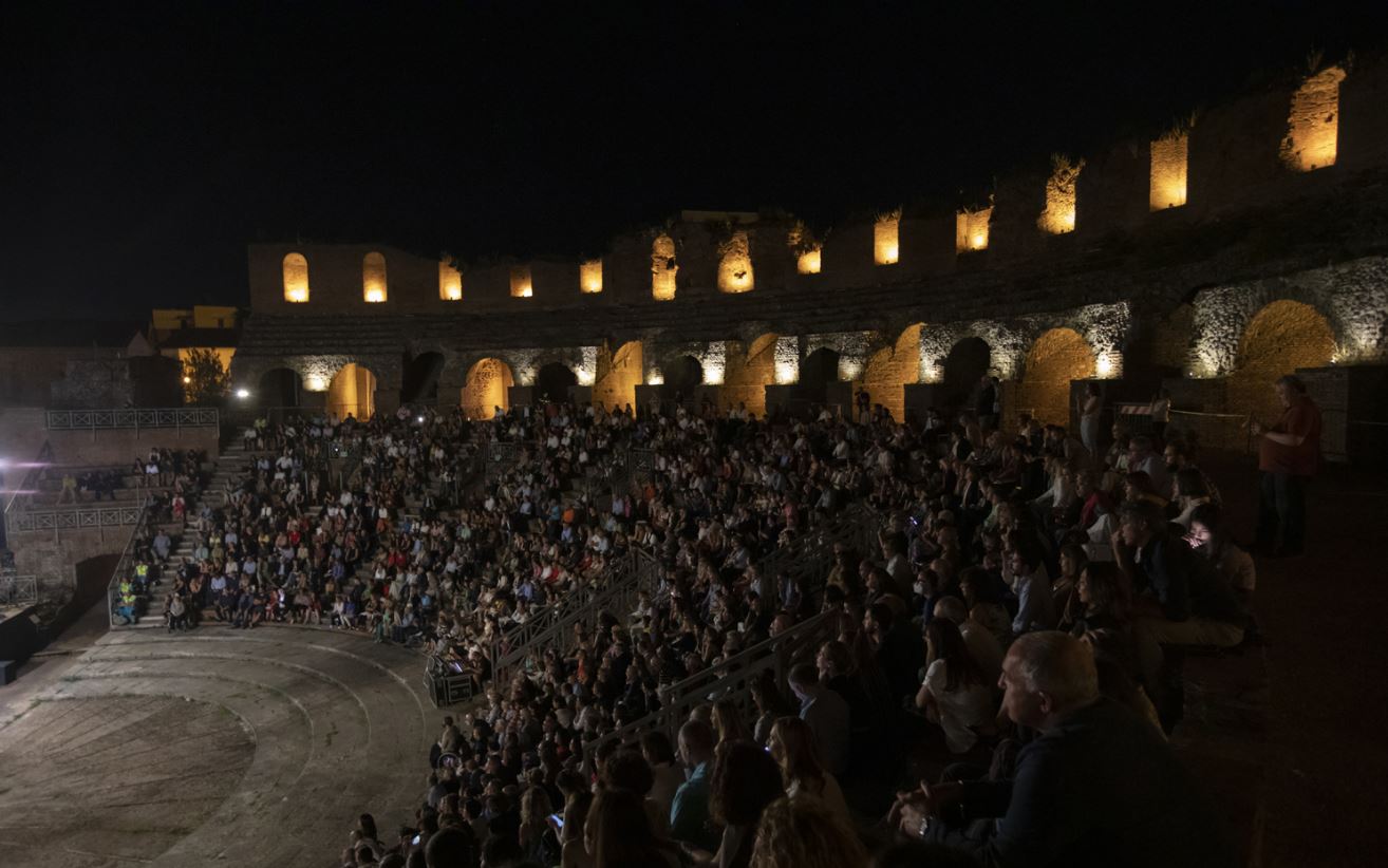 Benevento Città Spettacolo, info prenotazioni “Un viaggio nella storia”, il tour a bordo del Bus Città Spettacolo