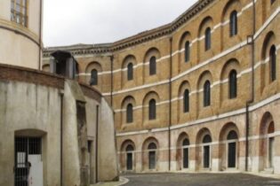 Avellino| Realtà irreale, al carcere borbonico s’inaugura la mostra di Lucio Finale