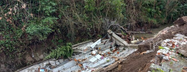 Crollo di un’ala del cimitero di Sant’Agata de’ Goti, recuperati altri 41 feretri