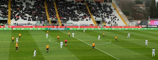 Il Benevento strappa un punto ad Ascoli