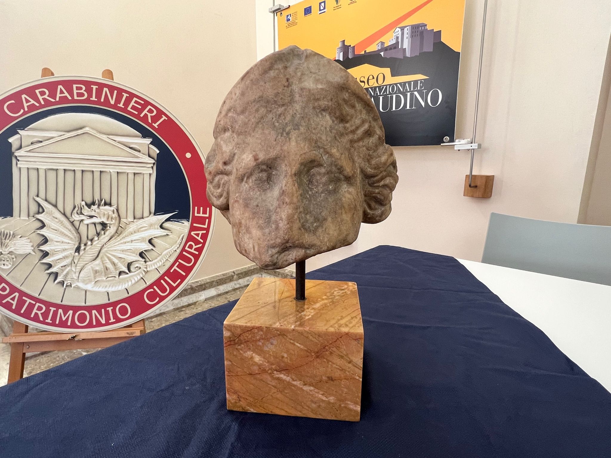 La Valle Caudina si “riappropria” di una scultura in marmo raffigurante la dea Atena