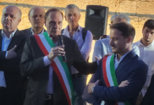 Inaugurata la strada il ‘Cammino della pace’ tra Benevento e Pietrelcina, il sindaco Mastella: “Ogni anno Marcia per il Sud sul modello della Perugia-Assisi”