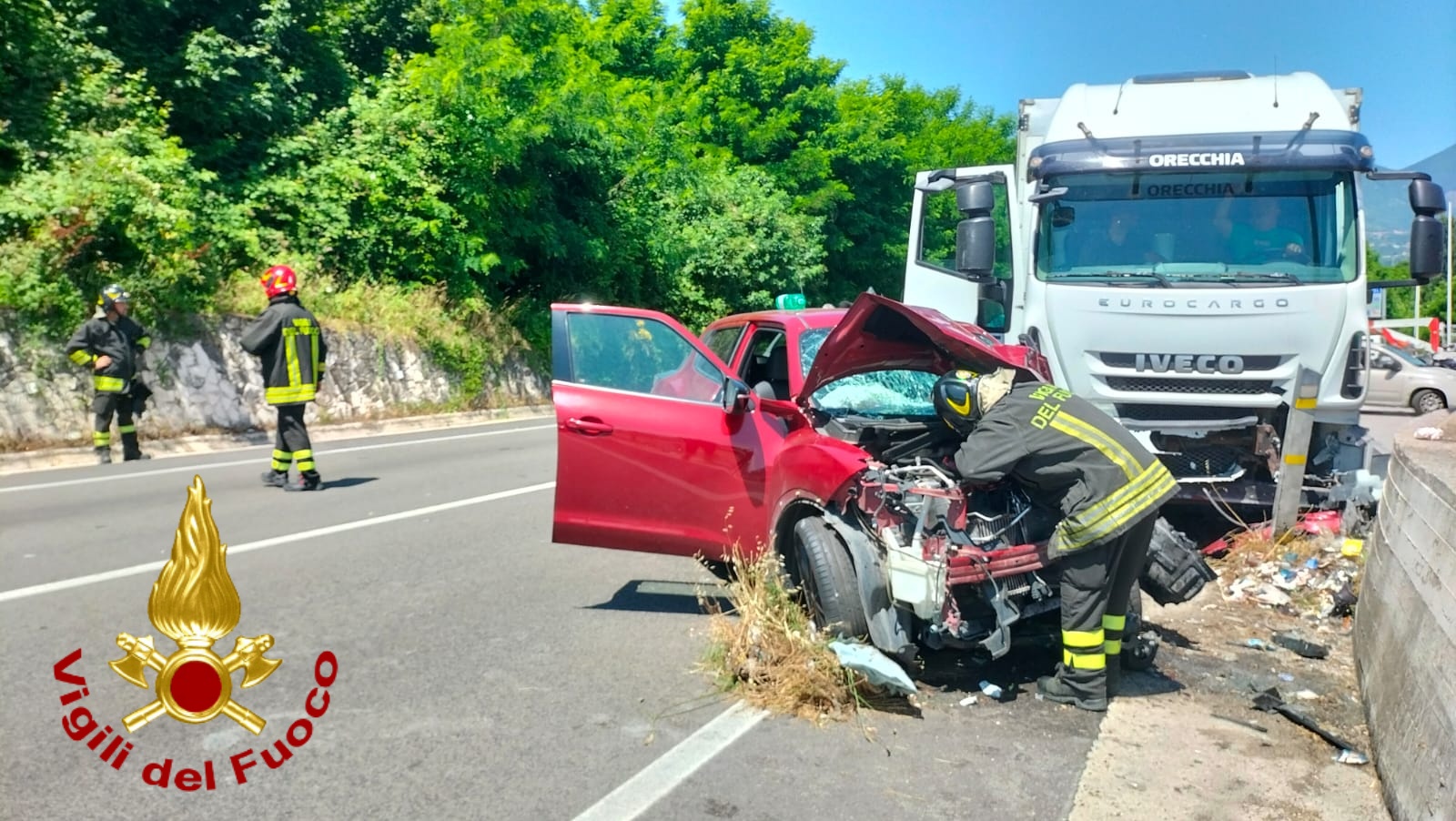 Avellino| Camion contro auto sulla Variante 7 bis, coniugi feriti trasportati al Moscati