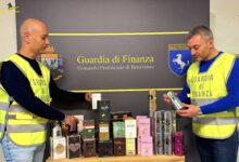 Airola, la Guardia di Finanza sequestra 100 profumi contraffatti in un negozio cinese