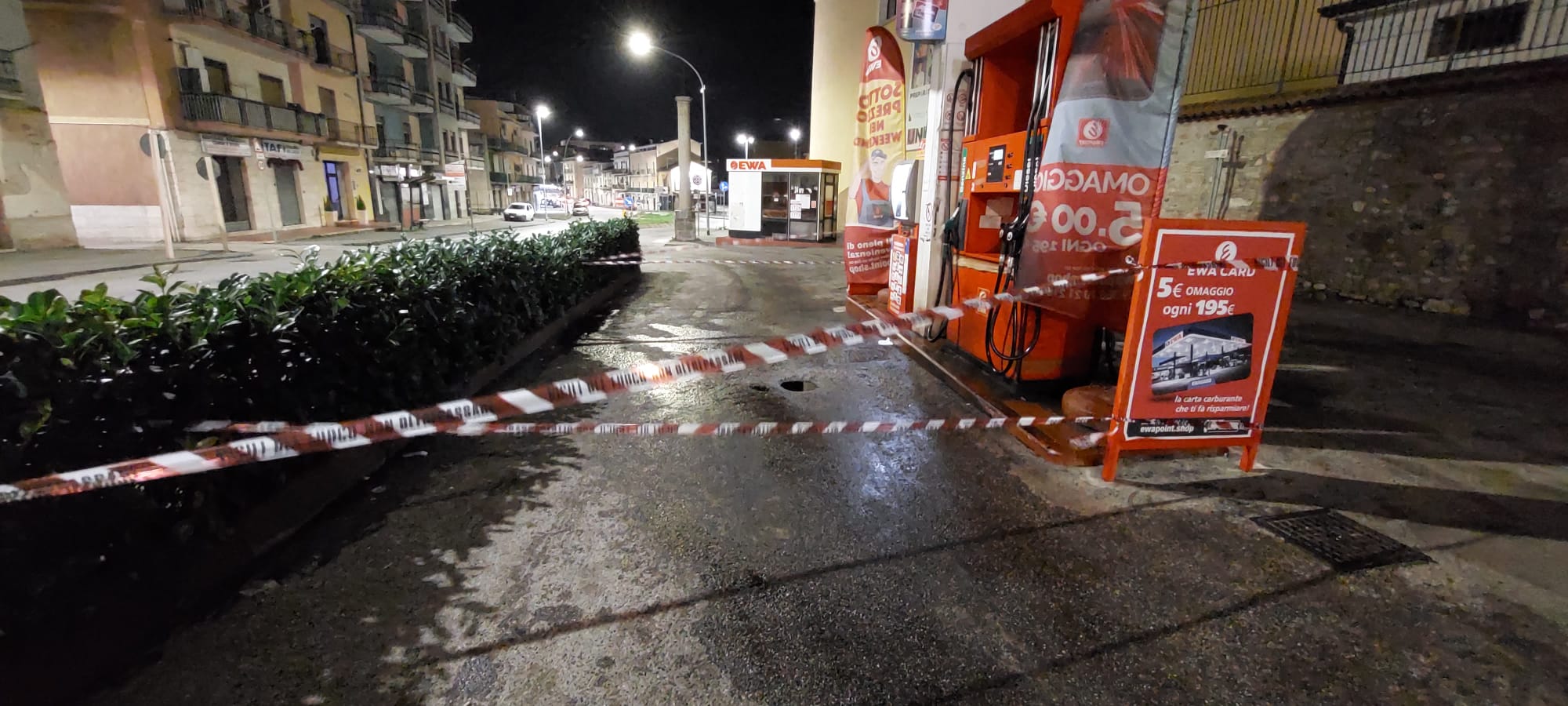 Perdita di gasolio in un distributore del Rione Libertà, intervento dei Vigili del Fuoco