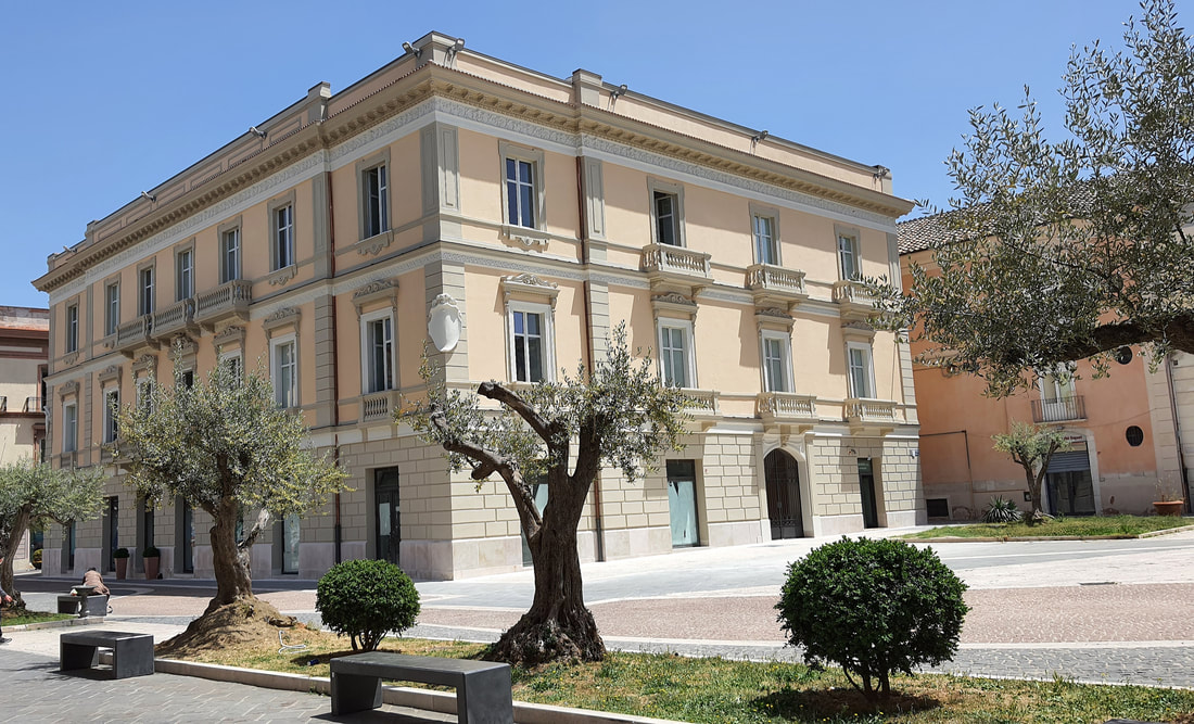 Il 14 giugno Palazzo Bosco Lucarelli verrà illuminato di rosso