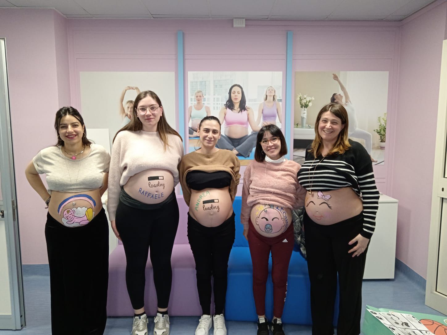 “San Pio”, al Corso di Accompagnamento alla Nascita le mamme si dilettano anche con il body painting