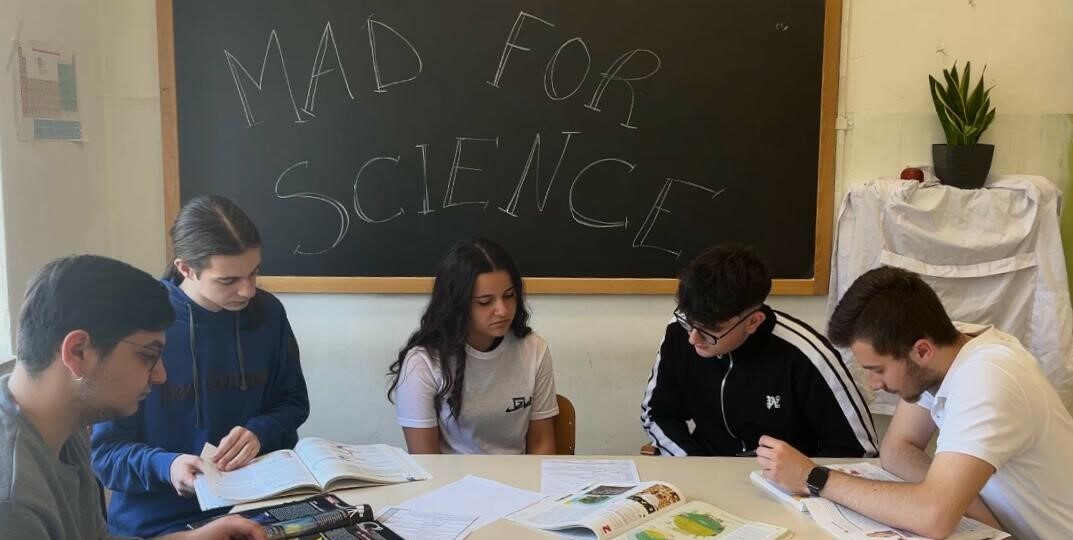 Il Liceo Galilei è tra le 8 scuole italiane finaliste della competizione ”Mad for Science 2024”