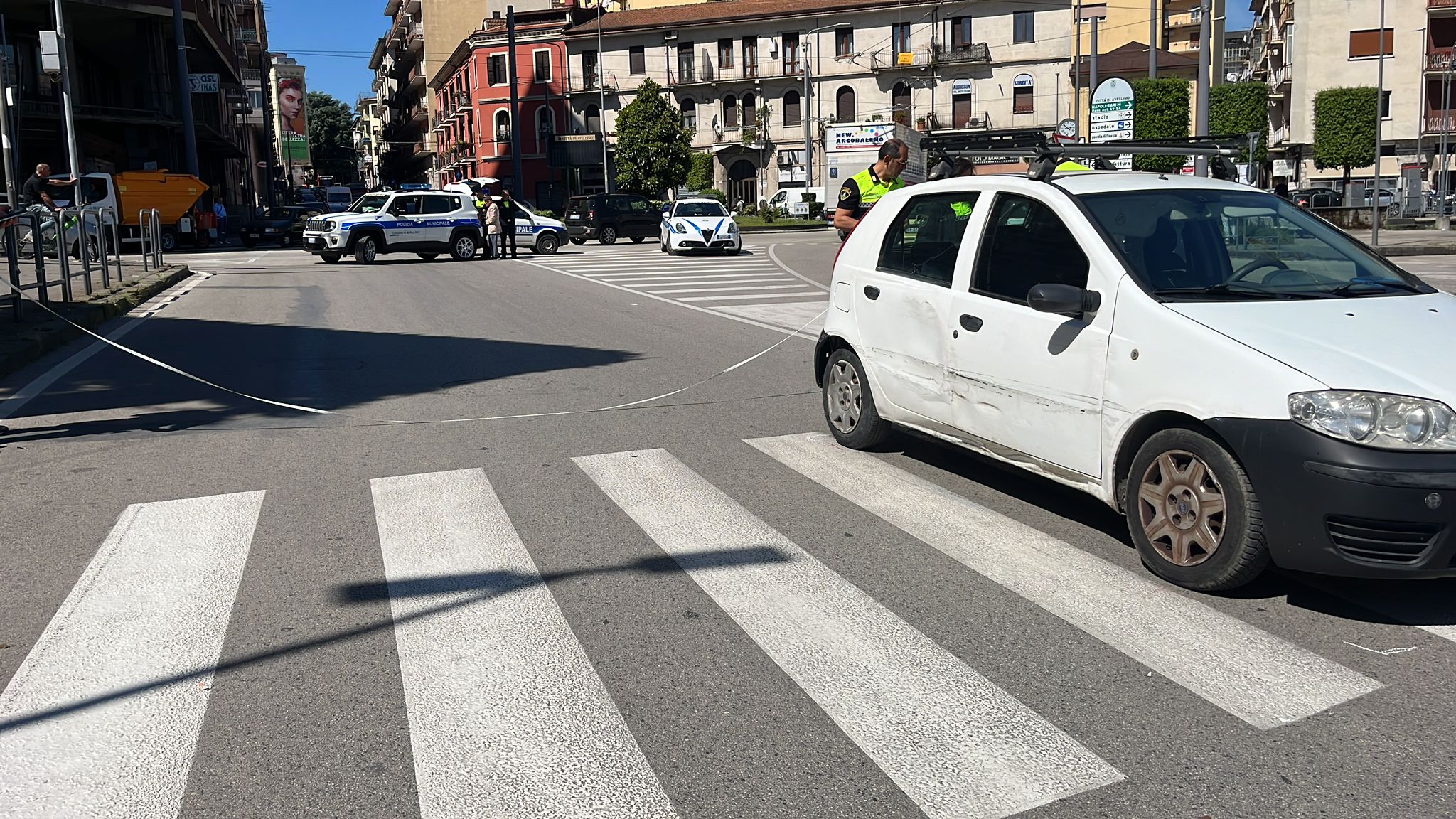 Avellino| Attraversa sulle strisce pedonali e viene investita, anziana trasportata all’ospedale Moscati