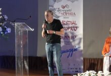 Roberto Vecchioni chiude il Festival Filosofico del Sannio. Pubblico stregato dalla Lectio sull’importanza del linguaggio