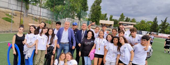 Festa dello Sport all’Ic Pascoli, De Pierro e Lauro: “Connubio tra scuola e attività sportiva è sempre prezioso”