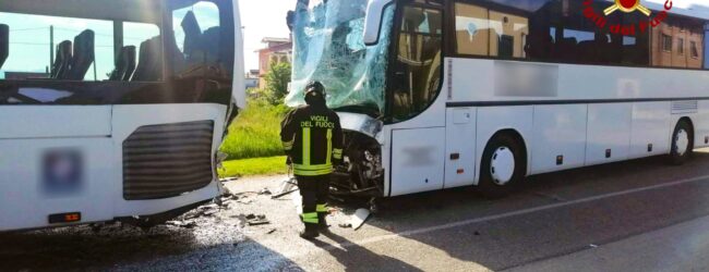 Andretta| Tamponamento tra 2 bus carichi di studenti, 5 feriti e attimi di paura sulla sp 91