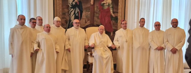 Papa Francesco riceve i monaci dell’Abbazia di Montevergine. “Non conformatevi alla mentalità e agli stili del mondo”