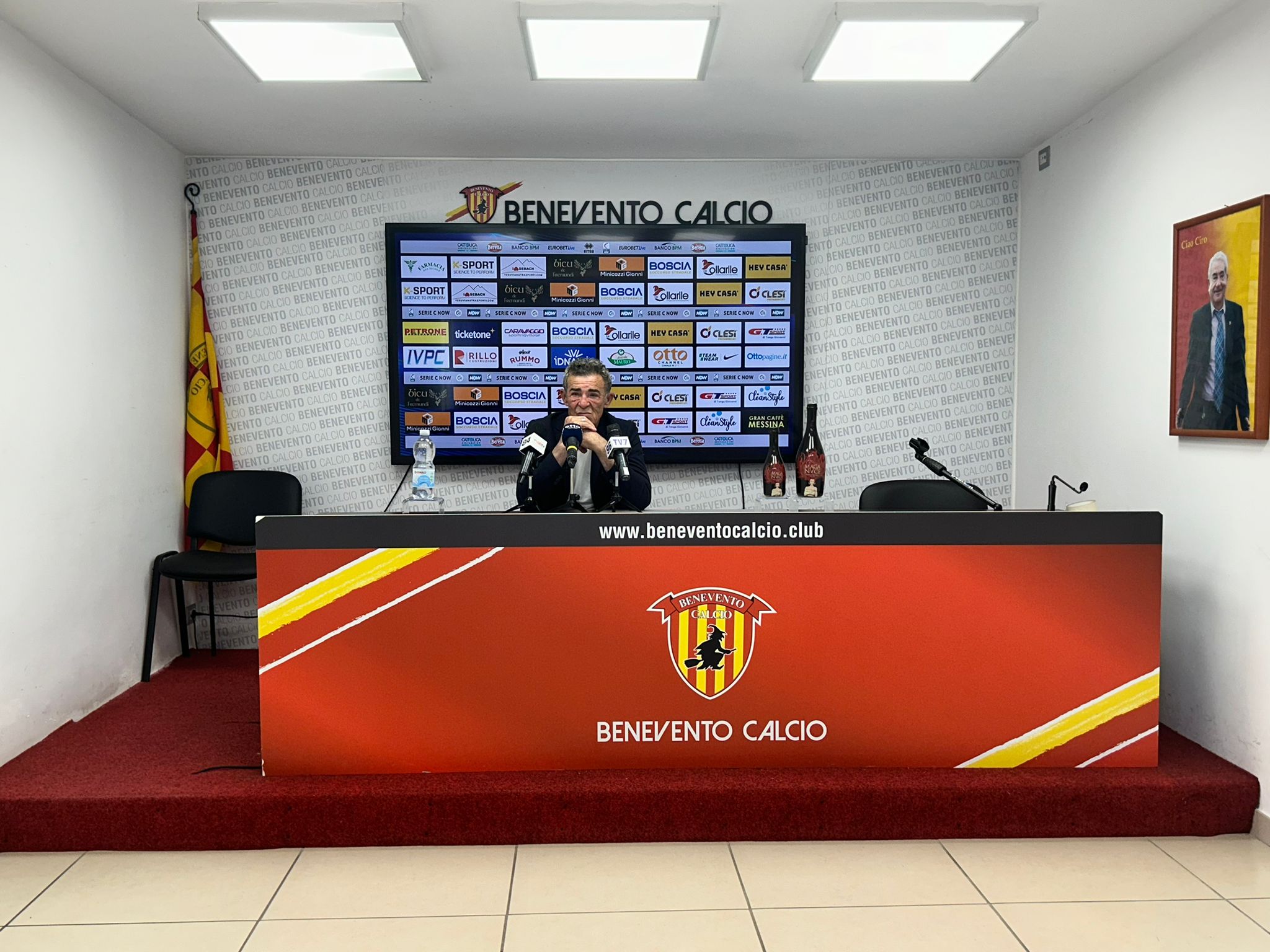 Benevento, Auteri: “Domani sarà un’altra partita, non pensiamo ai due risultati a disposizione. Ingiusta una squalifica così per Pinato”