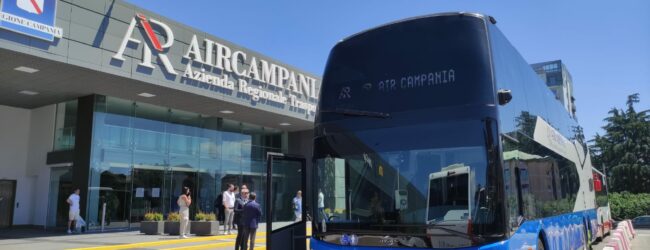 AIR Campania, presentati i nuovi autobus. Acconcia: “Pronti a guidare il cambiamento della mobilità regionale”