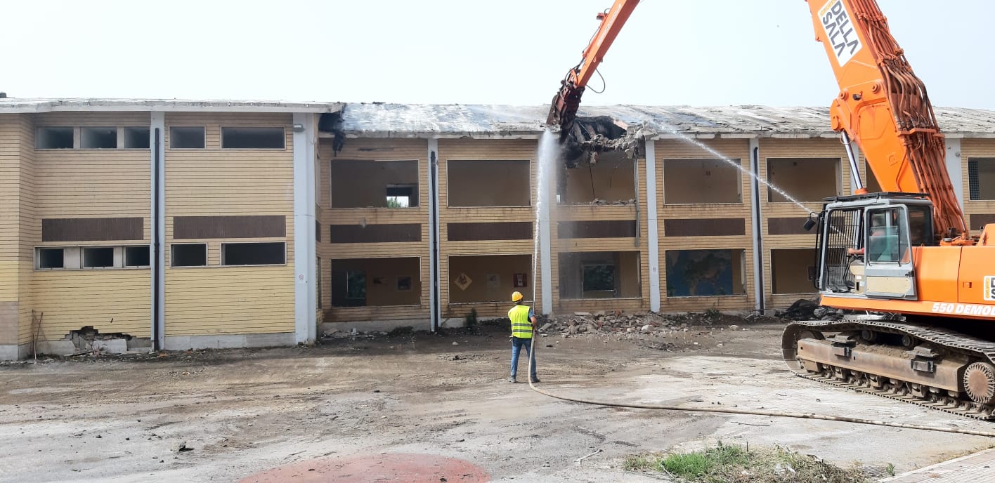 Avellino| Partita la demolizione del liceo “Imbriani”, primo step del nuovo campus scolastico