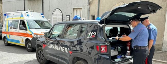 Lacedonia| Ferisce un operatore del 118 e si barrica in casa, disarmato dai carabinieri