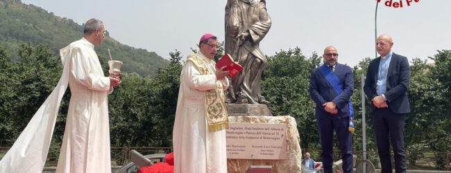 Mercogliano| Rotatoria di via Loreto, scoperta la statua di San Guglielmo donata dalla Provincia