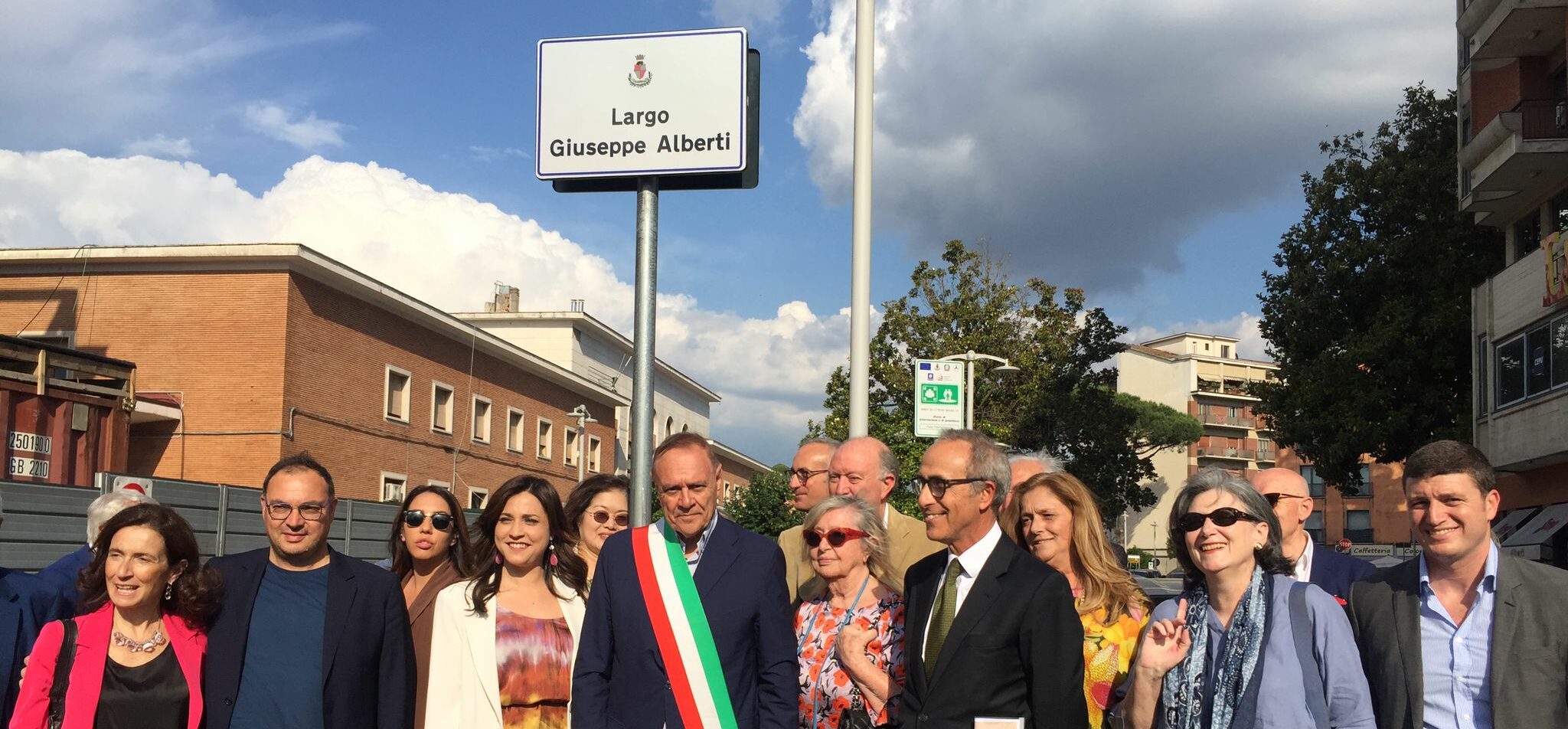 Benevento, inaugurato il piazzale “Giuseppe Alberti”. Mastella annuncia candidatura della città a Capitale italiana del Libro 2025