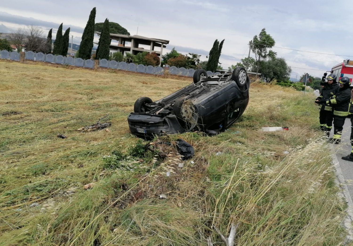 Benevento, auto si ribalta: ferito 20enne