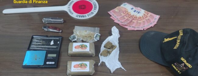 GdF Benevento: contrasto allo spaccio di sostanze stupefacenti, sequestrati 200 grammi hashish