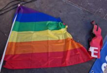 Benevento, bruciata bandiera arcobaleno. Gli attivisti: sarà il simbolo del Pride 2025