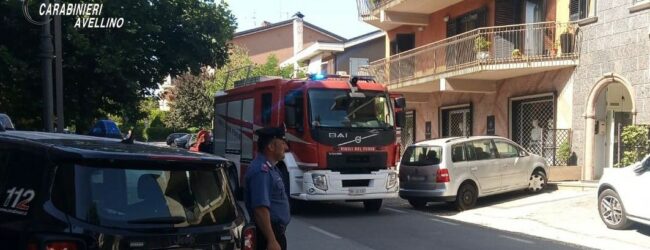 Lioni| Pentola lasciata sui fornelli accesi provoca un incendio, carabinieri e vigili del fuoco evitano il peggio