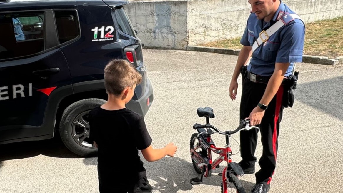 Bisaccia| Bimbo di 8 anni scompare in sella alla sua bici, ritrovato dai carabinieri dopo 2 ore di ricerche alla periferia del paese