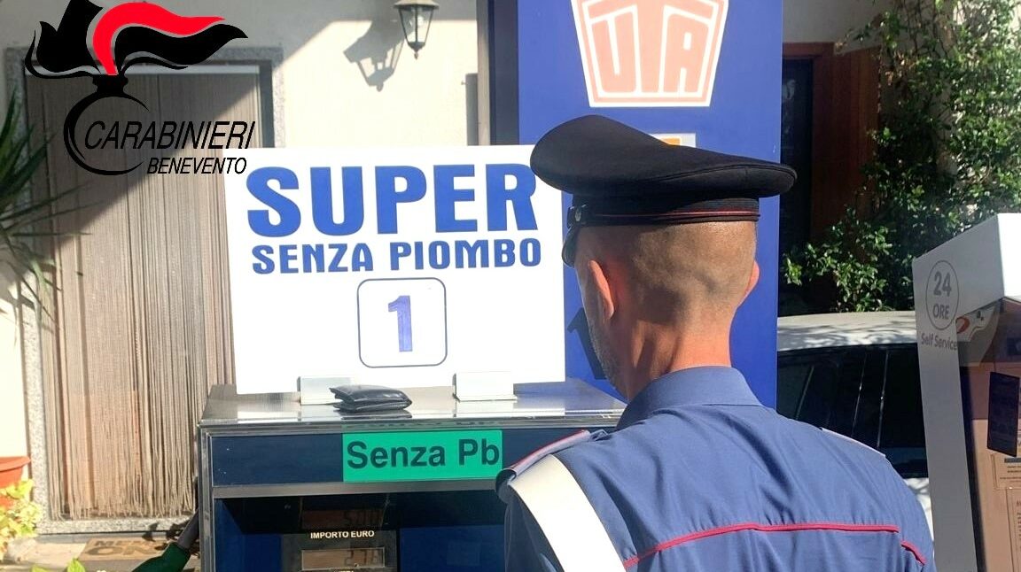 Val Fortore, ruba soldi da un portafogli in un distributore di carburanti: denunciato 35enne