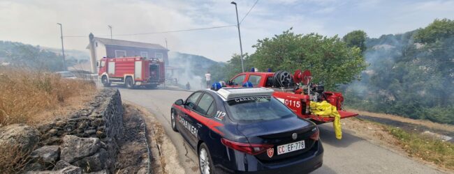 Melito Irpino| Incendio mette in pericolo una famiglia, i carabinieri fanno evacuare l’abitazione