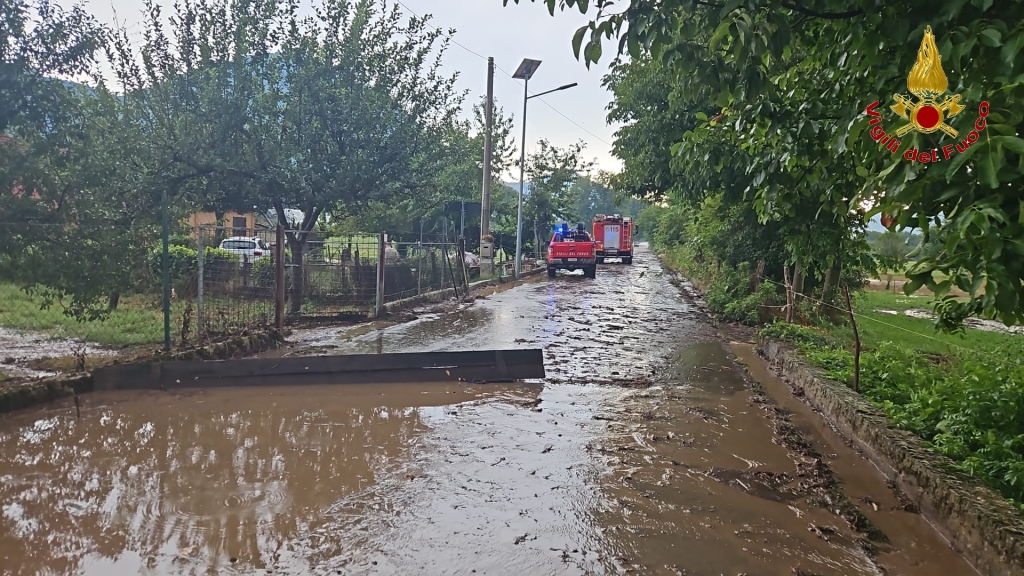 Volturara| Esondato il torrente Sava, inondate strade e campagne