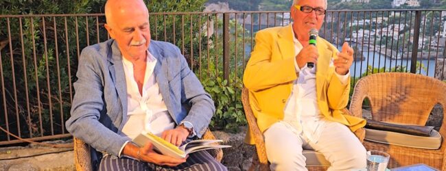 “La mia Ischia favolosa” : il libro di Guerino Cigliano direttore d’albergo stimato da Delon e Clinton