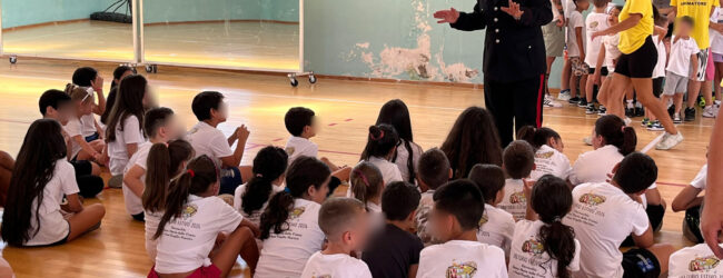 Castel Baronia| I carabinieri della stazione locale incontrano i bambini dell’oratorio “estivo  2024”