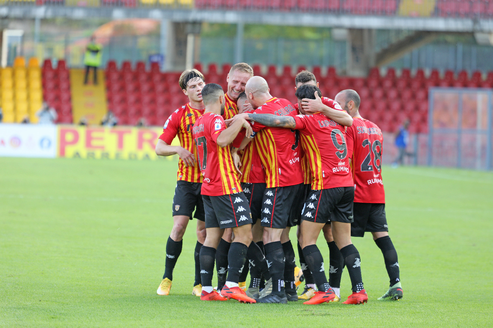 Benevento-Cavese, storia di un derby che ha sempre appassionato