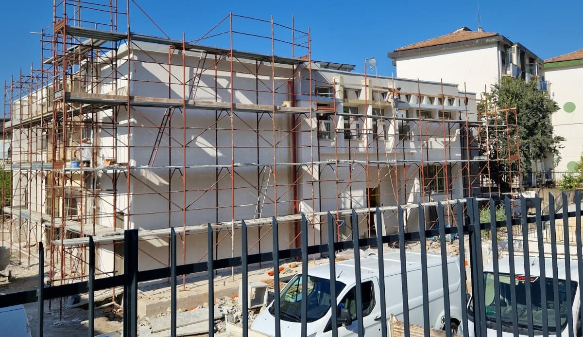 Lavori scuole Torre e Pietà, Megna e Farese: “Amministrazione naviga a vista”