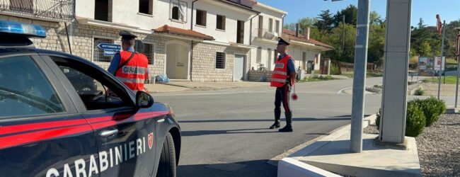 Frigento/Torna a casa ubriaco e poi scappa armato di coltello: fermato e denunciato dai carabinieri