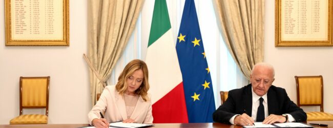 Giorgia Meloni e Vincenzo De Luca hanno sottoscritto a Palazzo Chigi l’Accordo per la coesione: alla Campania 3,47mld