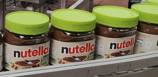 Da Sant’Angelo dei Lombardi arriva la Nutella vegana e senza glutine, con tappo verde.