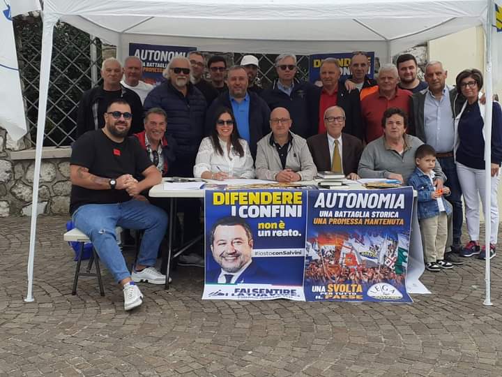 Gazebo Lega “IostoconSalvini”,buona la prima a Benevento e Ceppaloni