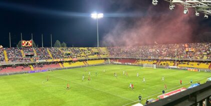 Messina-Benevento: 0-0. Pareggio a reti inviolate, i giallorossi mantengono la vetta