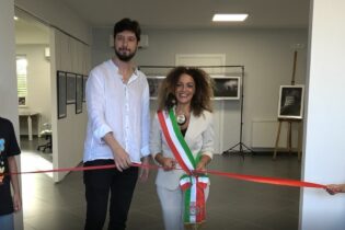 Grande successo per l’evento culturale a Torrioni: tra fotografia, storia e sapori tradizionali. Riaperta al pubblico “La Cripta”