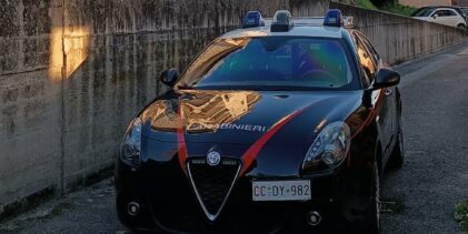 Ruba nell’abitazione che lo ospita: i Carabinieri rintracciano e denunciano 18enne senza fissa dimora