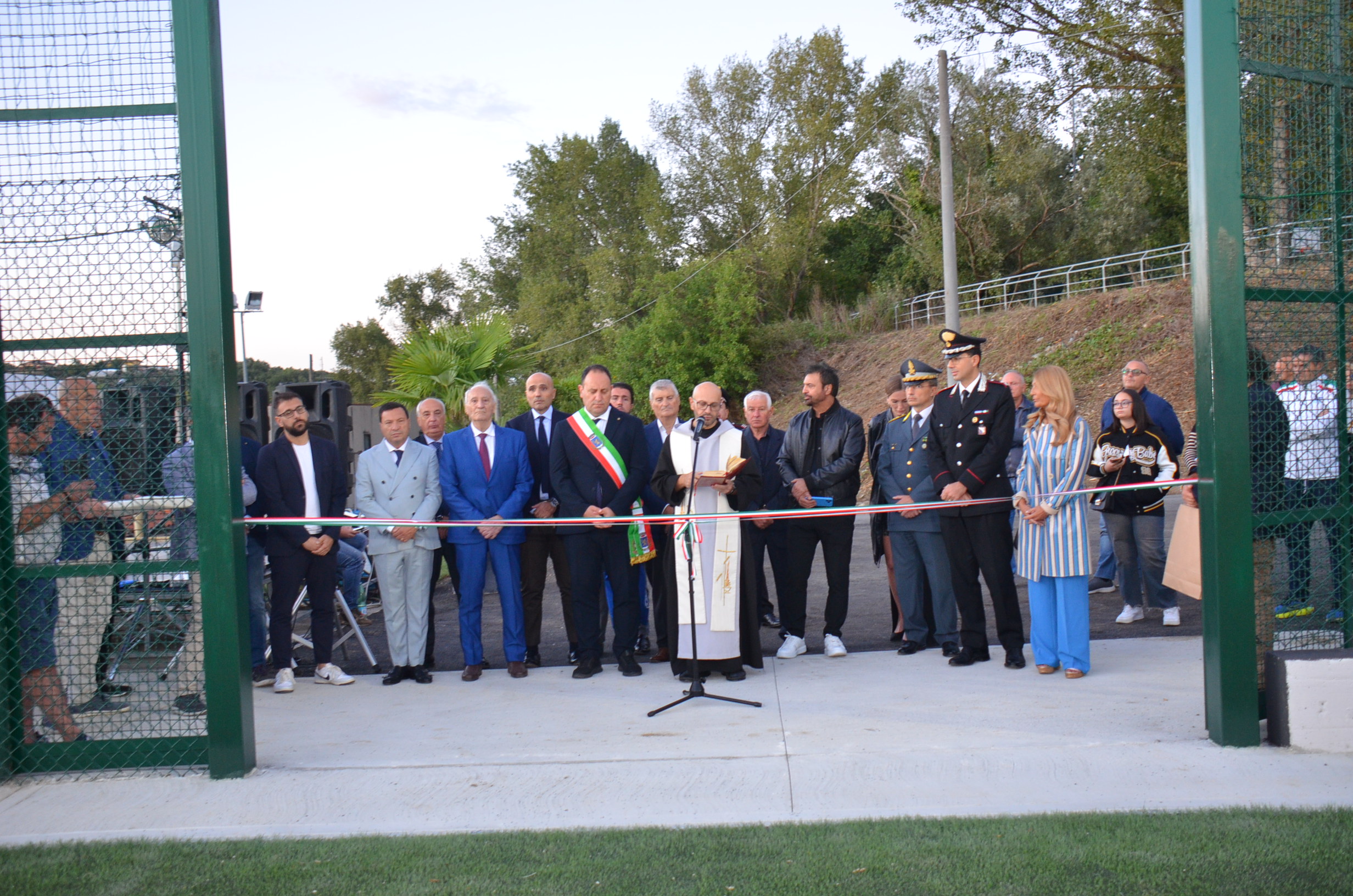 Inaugurato a Calvi il campo sportivo. Sara’ intitolato al calvese Sebastiano Mirra