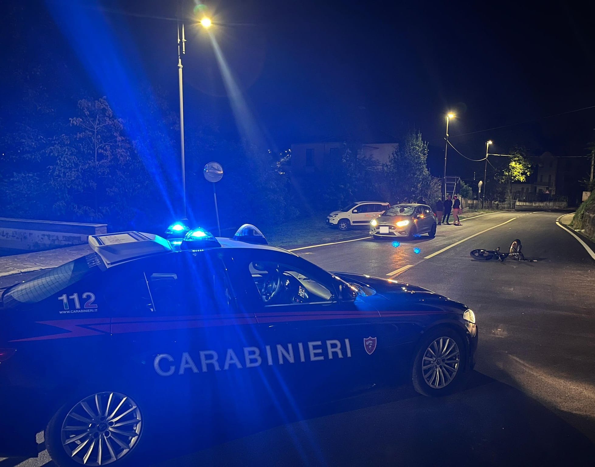 Mirabella Eclano| Ciclista investito da un’auto nella notte, trasportato in codice rosso al Moscati