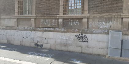 Benevento, slogan antisreliani a Piazza Roma